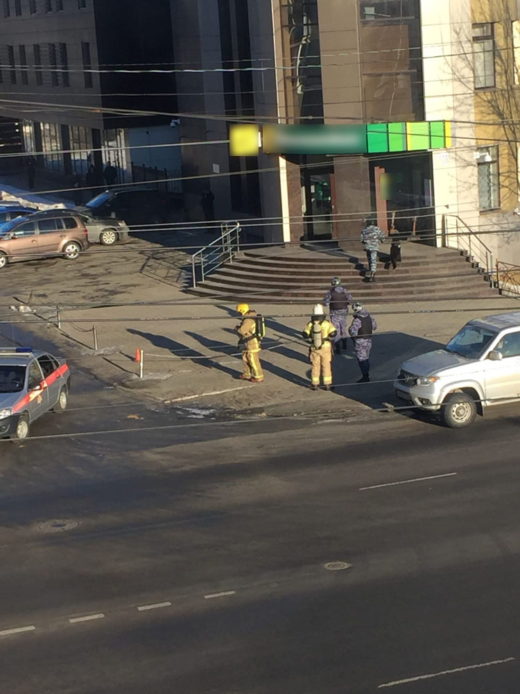 В эвакуированных в Брянске офисах «Сбербанка» и «Россельхозбанка» взрывчатки не нашли