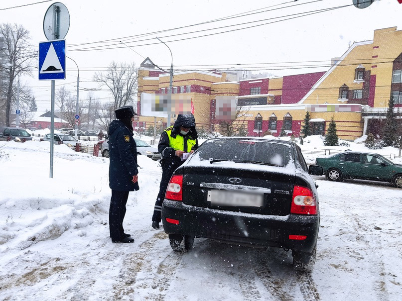 Новая практика приставов в Брянске: изъять машину за долги могут прямо на дороге