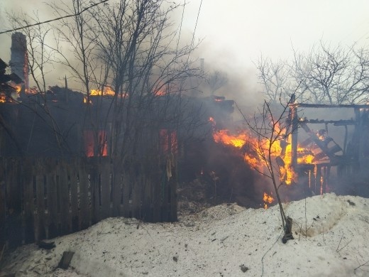 В Володарском районе Брянска сгорел дом