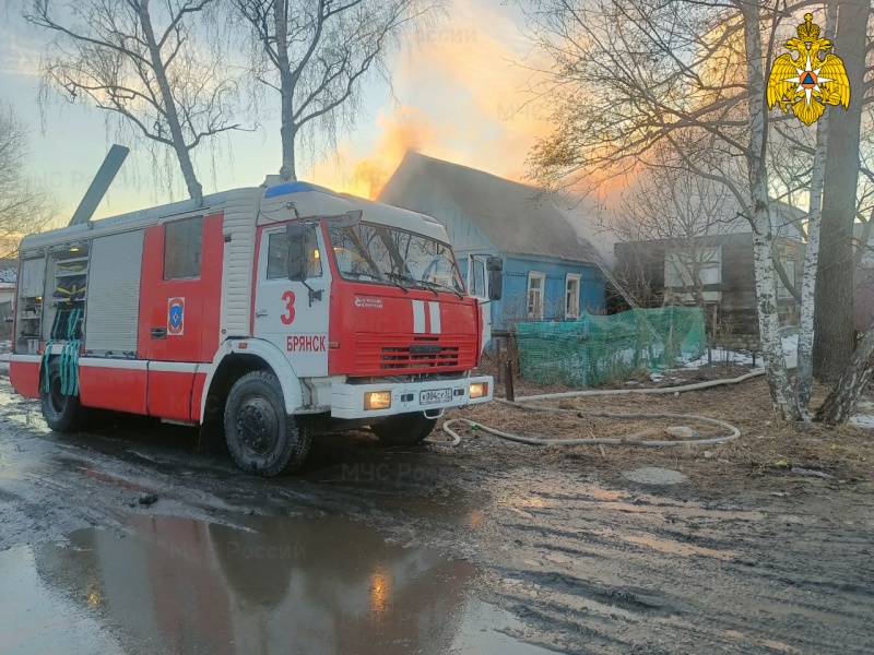 Жилой дом сгорел в Фокинском районе Брянска