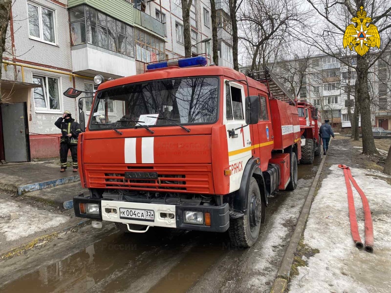 В подвале многоэтажки Брянска при пожаре погиб человек