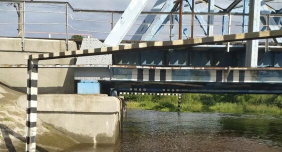 Из-за подъема воды в Брянске затруднено движение транспорта в районе железнодорожного моста
