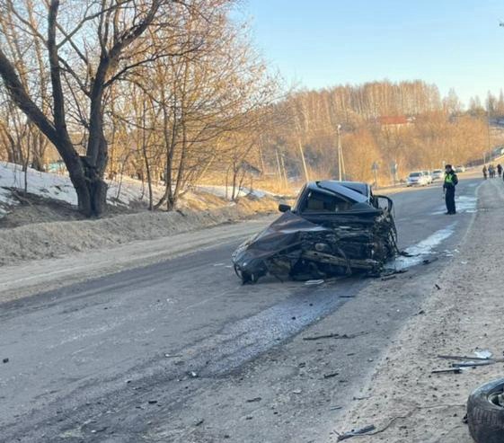 BMW разбит на брянской трассе под Брянском, водитель госпитализирован