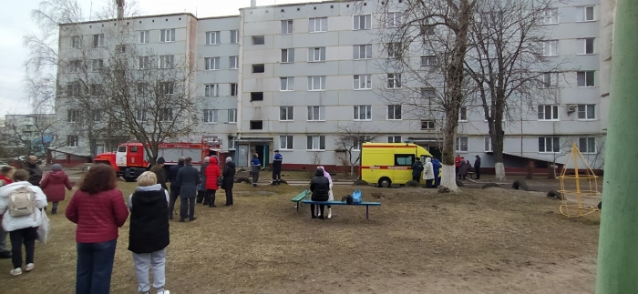 Число пострадавших в горящей квартире в Клинцах увеличилось до трех