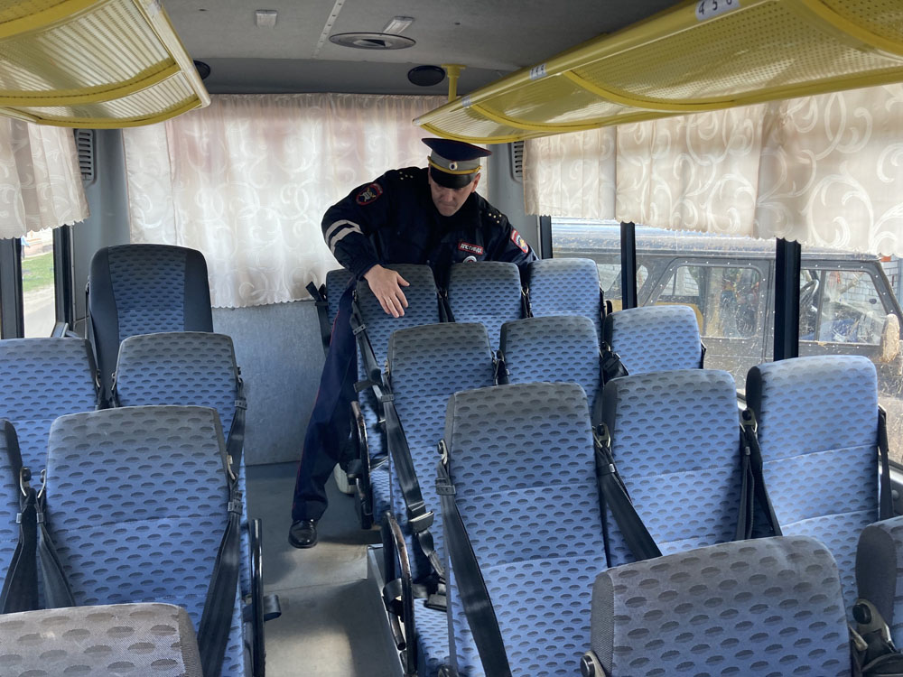 Увидят всё: инспекторы проверили техническое состояние школьных автобусов в Трубчевске