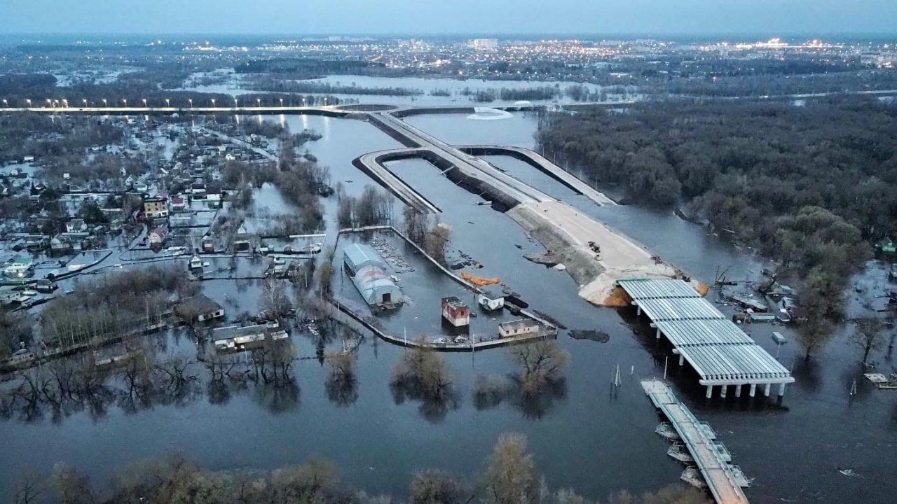В Брянске из-за паводка затоплены 17 жилых домов и территории 20 садовых товариществ. Людей размещают в маневренном фонде