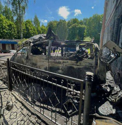 В припаркованном возле университета в Брянске авто взорвался газовый баллон