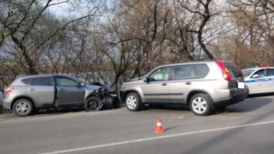 Водитель заснул и разбил в аварии два авто в Брянске