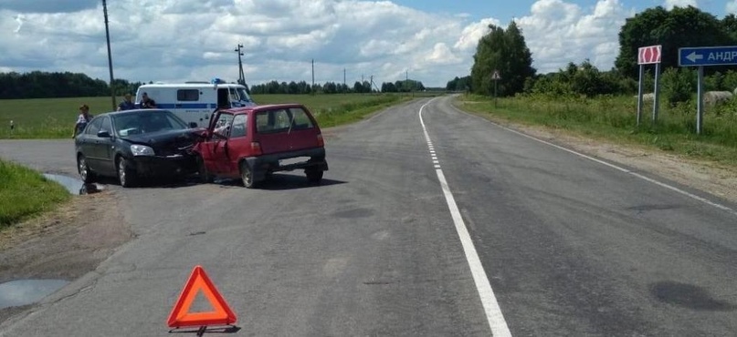 В Погарском районе 51-летняя автолюбительница на ВАЗе спровоцировала ДТП