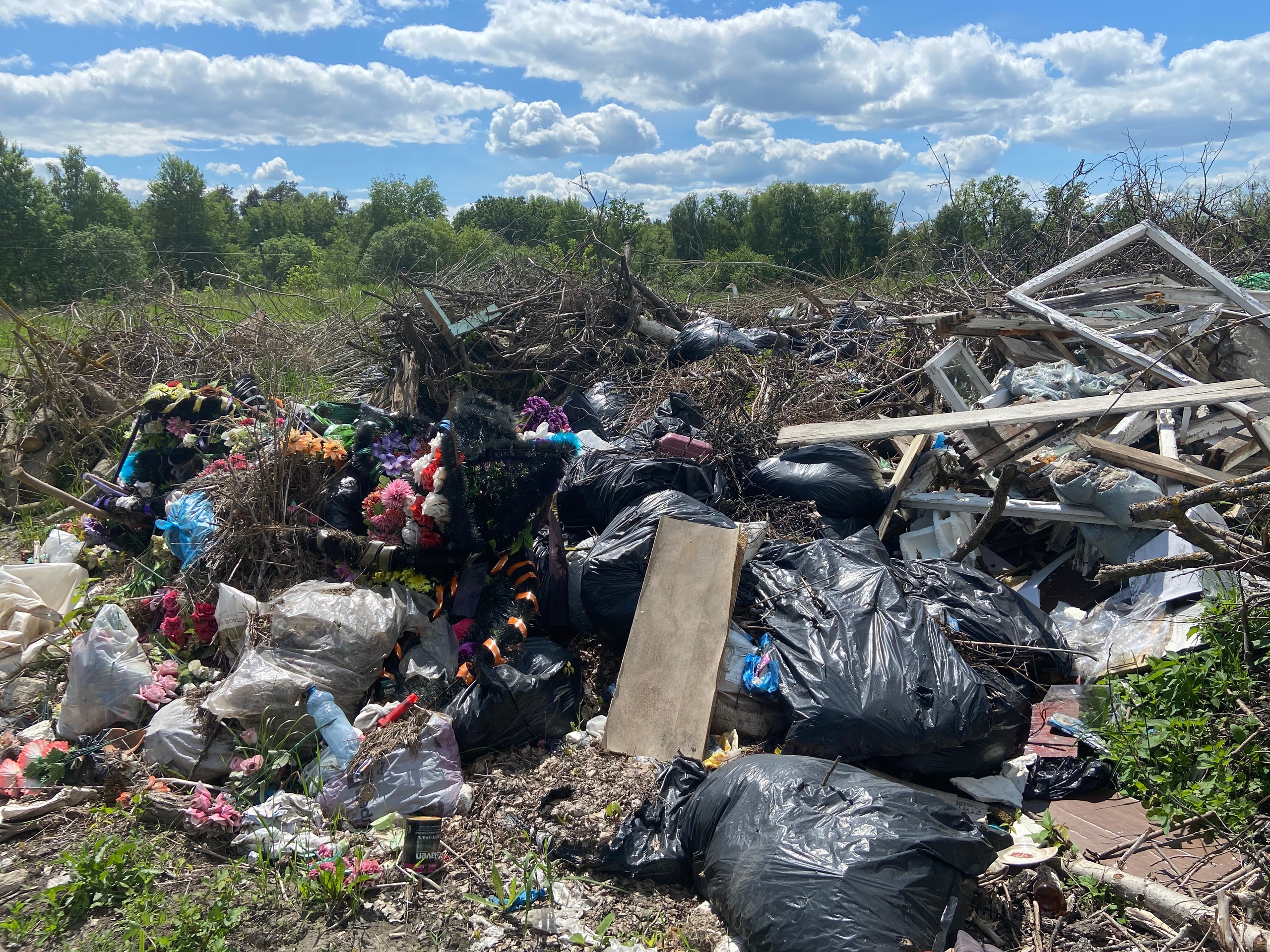 В райцентре Брасовского района от местных хозяев требуют ликвидировать свалку