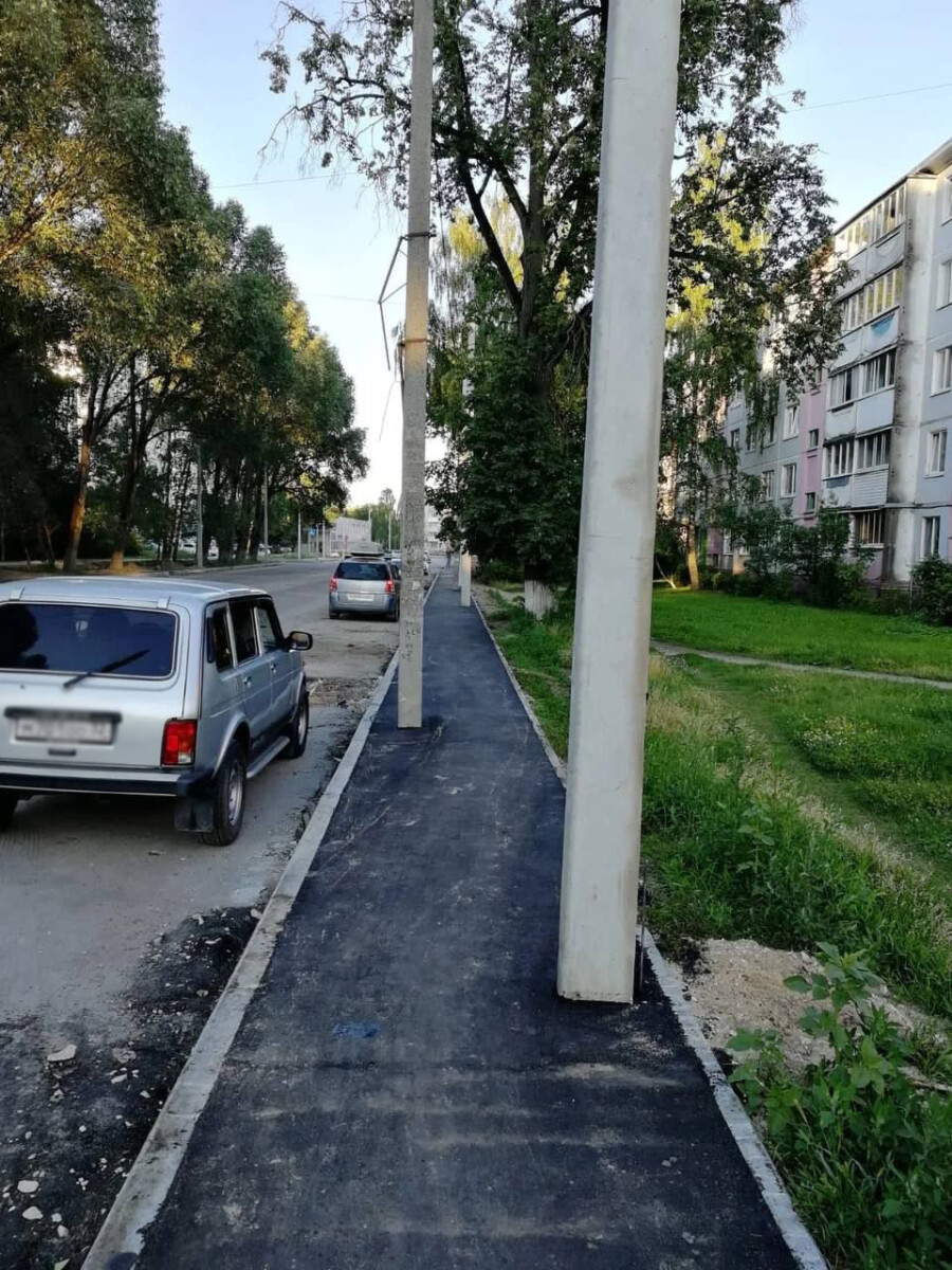 На улице Камозина жителям Брянска дорожники построили «слалом»