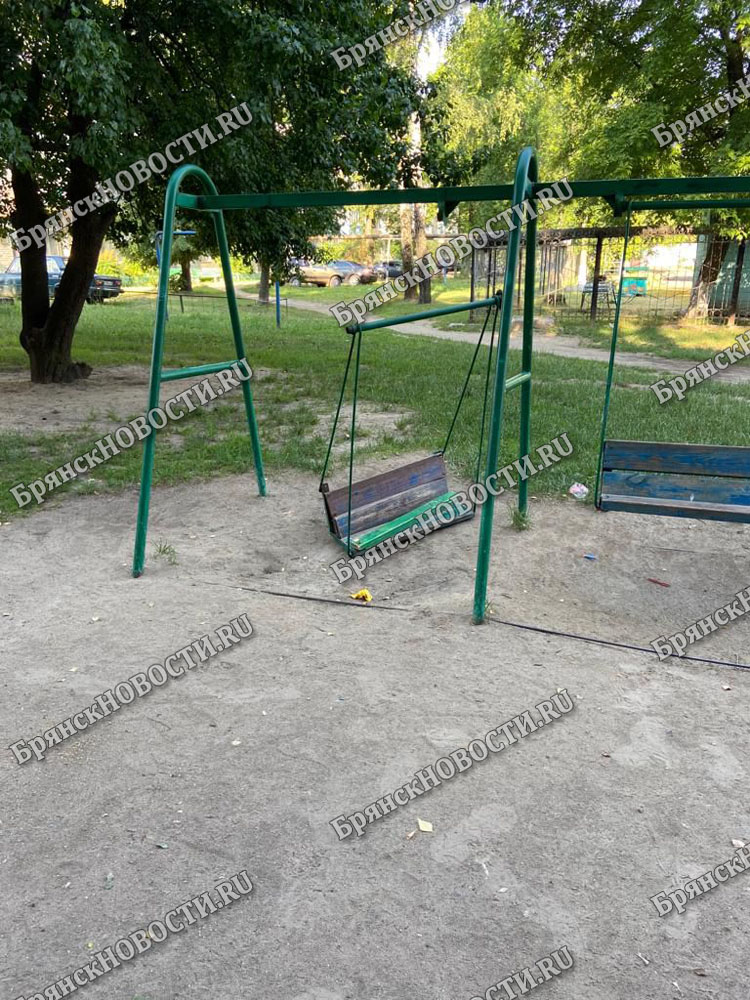Детям из Новозыбкова предложили провести лето на убитой площадке