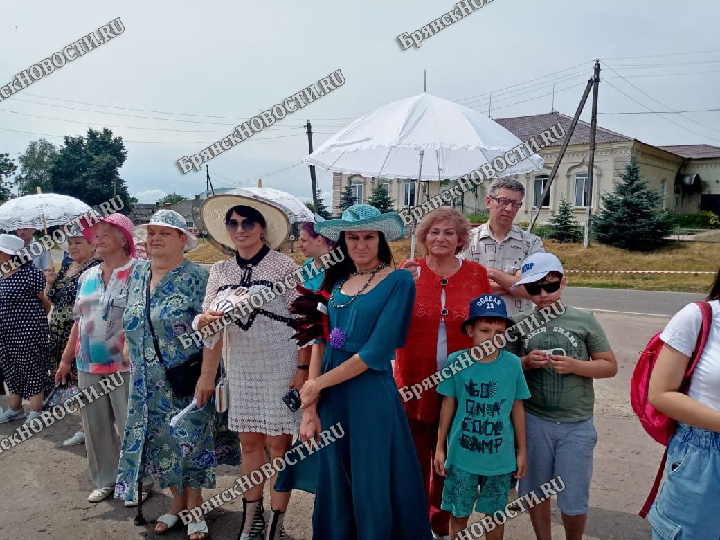 В Великой Топали под Клинцами состоялся бал • БрянскНОВОСТИ.RU