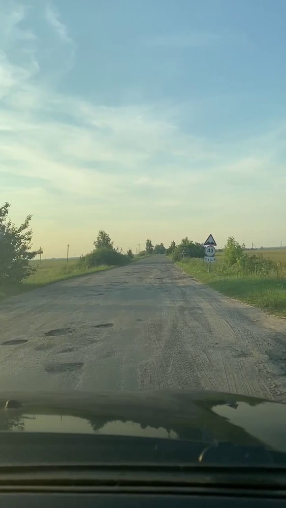 Жители Трубчевского района показали дорогу-призрак