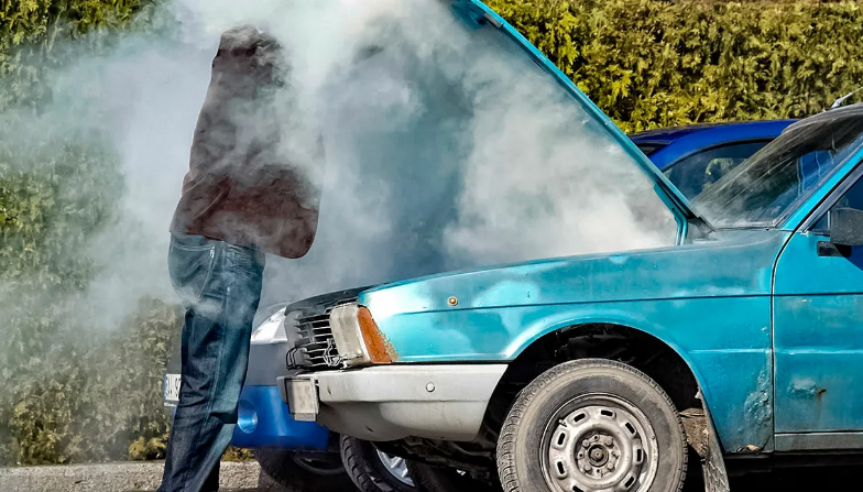 Неправильная эксплуатация автомобиля в тридцатиградусную жару может привести к выходу двигателя из строя