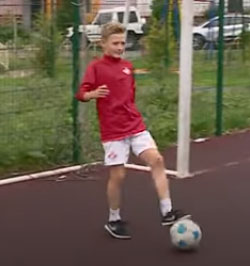 12-летний футболист из Брянска Иван Клещунов подписал контракт с московским «Спартаком»
