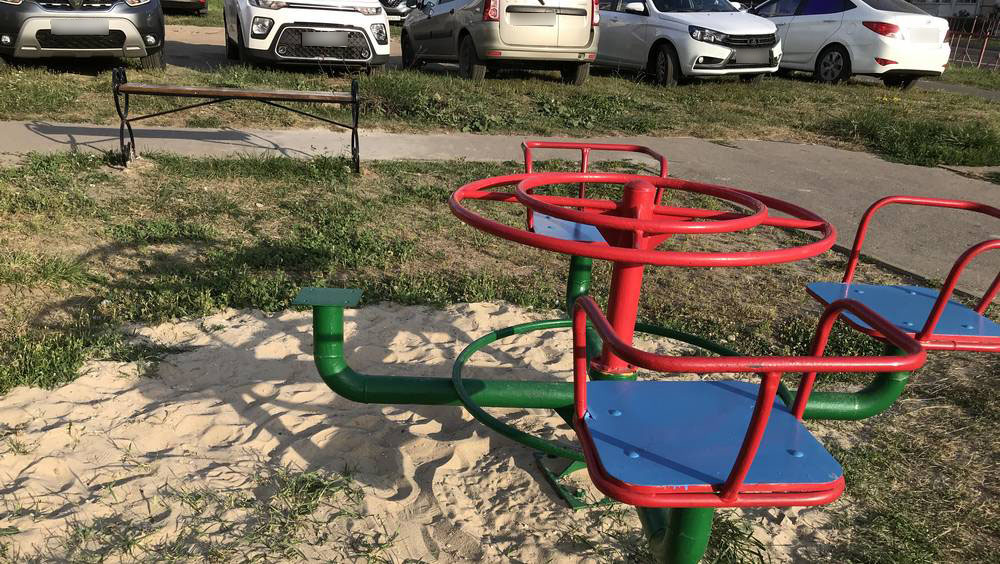 В Брянске демонтировали карусель, на которой поранился 3-летний ребенок
