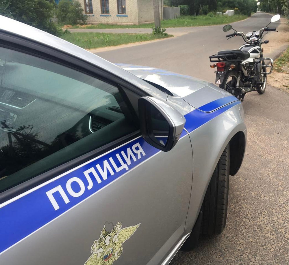 Гоняющего по Новозыбкову 13-летнего мопедиста задержали на Краснофлотской