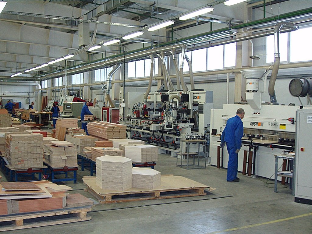 Мебельная фабрика «Катюша» из Брянской области получит федеральную поддержку в производстве кухонных гарнитуров