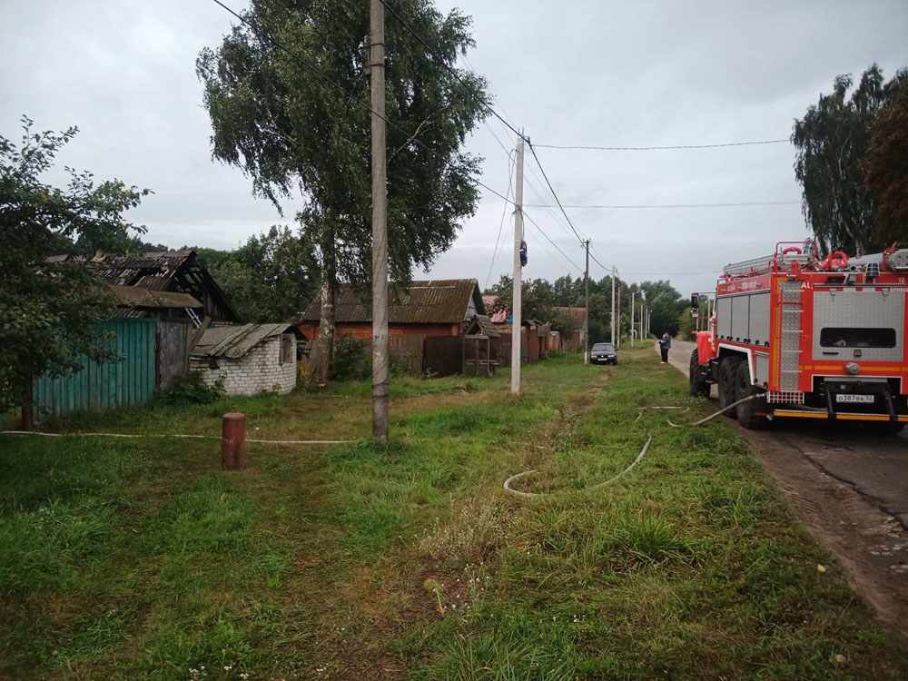 В Клинцовском районе сгорел дом и погиб мужчина