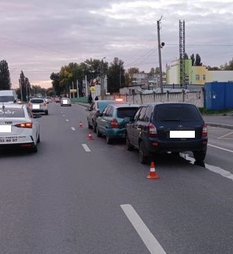 В столкновении трех автомобилей в Брянске пострадала 15-летняя пассажирка