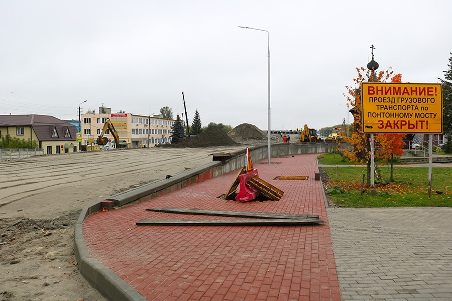 В Брянске начали обустраивать подходы к мосту на набережной