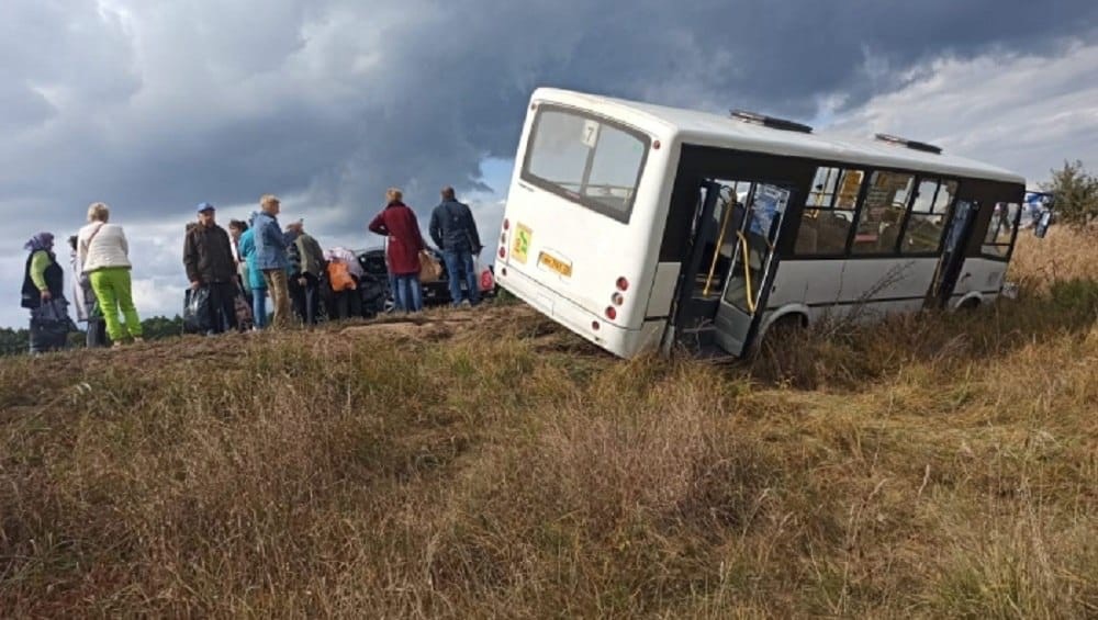 В ГИБДД раскрыли обстоятельства аварии с автобусом под Клинцами