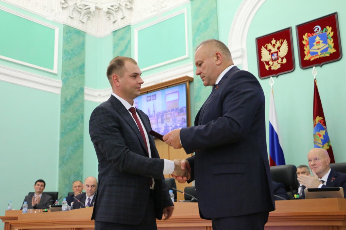 Победивший на выборах Павел Исаков получил мандат депутата Брянской областной думы