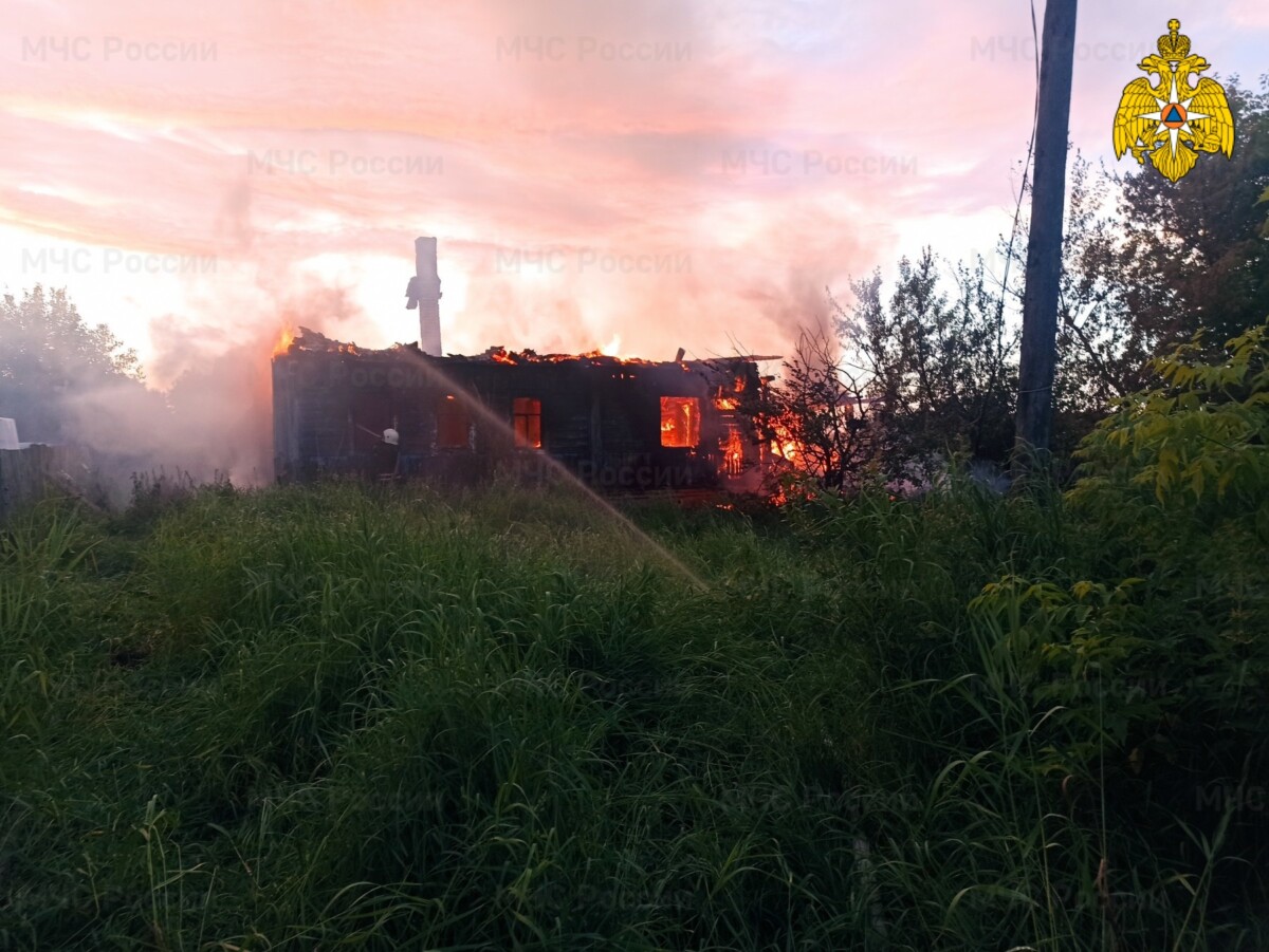 При пожаре в Красногорском селе погиб 92-летний хозяин дома