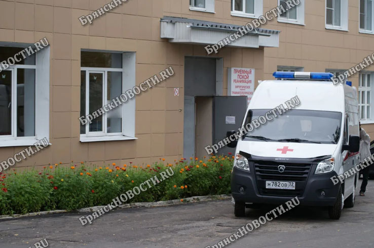 Женщина со сквозной раной бедра отказалась от лечения в больнице Новозыбкова