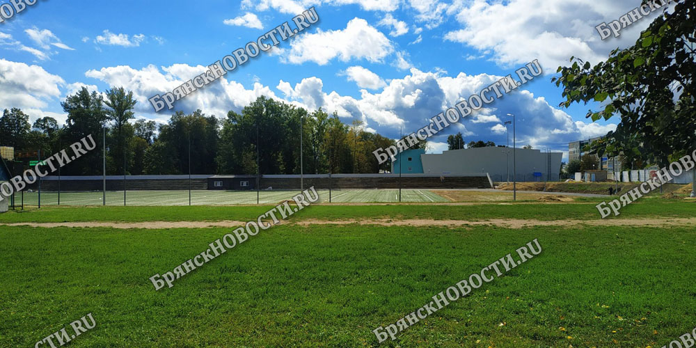 После двухлетнего капремонта стадион в Новозыбкове начал принимать футбольные матчи