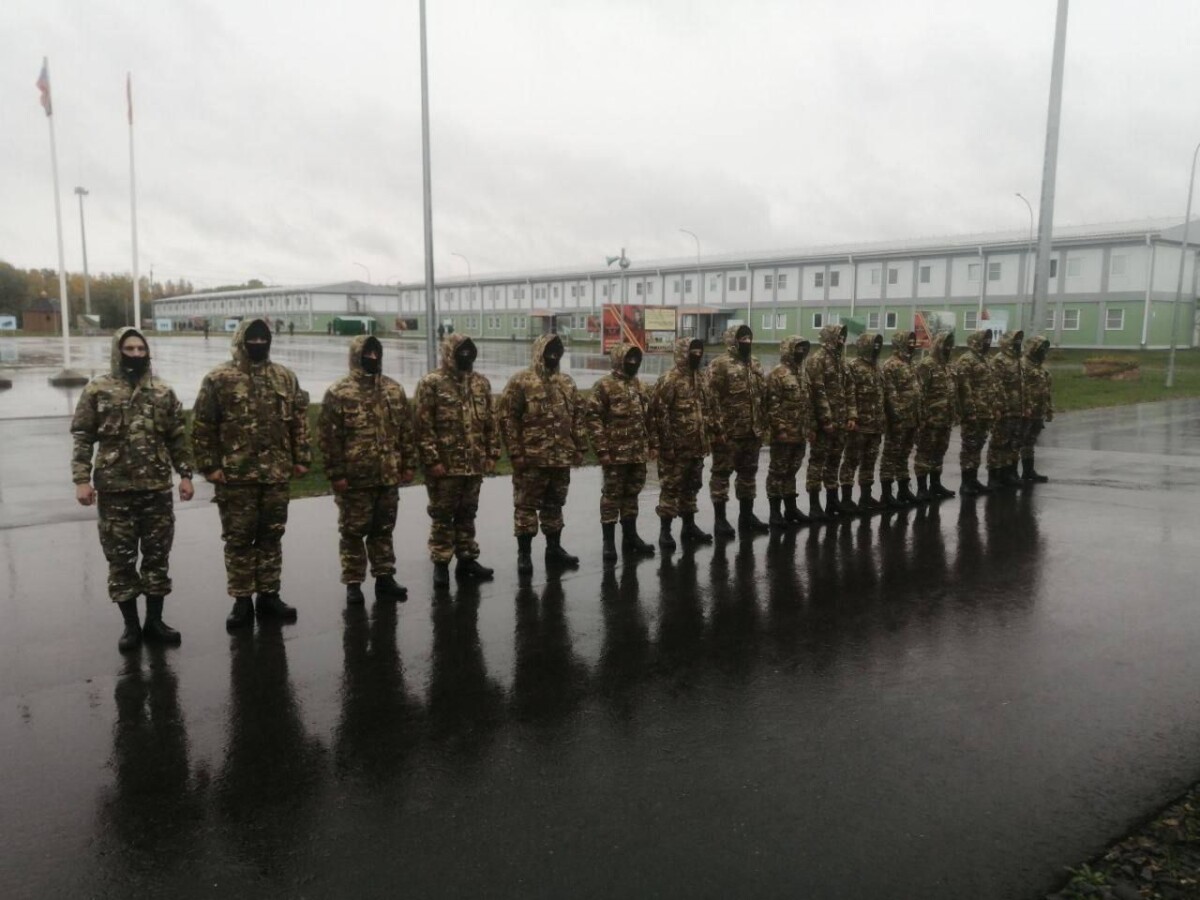 «Первый взвод наших ребят в воинской части Клинцов переодет» – группа помощи военнослужащим из Новозыбкова доставила мобилизованным помощь