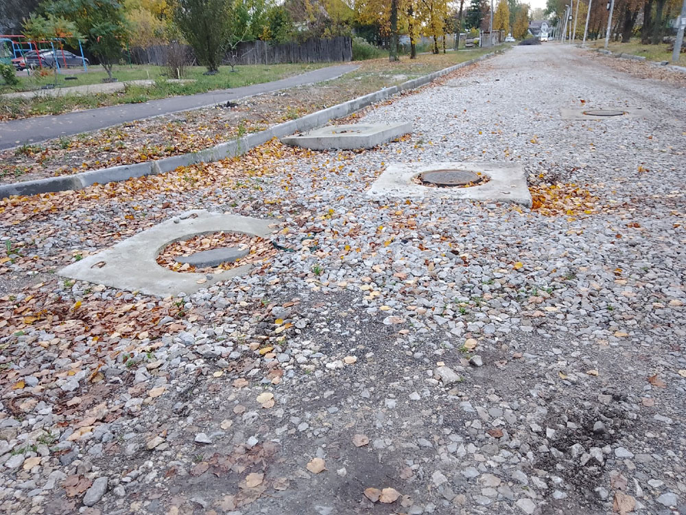 «Просто провалы с дырами». Жители Брянска показали результат 2-летнего ремонта улицы Медведева