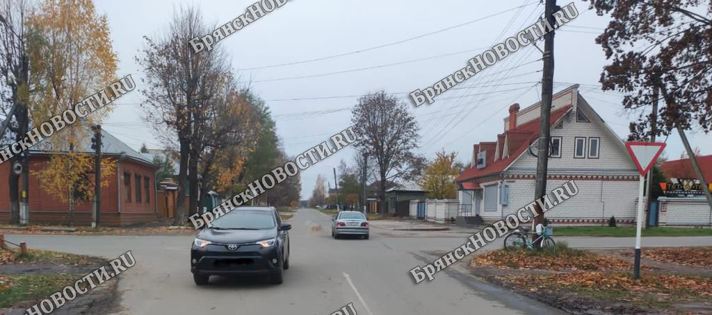 Сегодня утром в дорожной аварии в Новозыбкове пострадала велосипедистка
