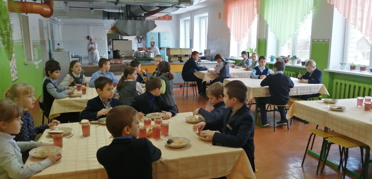 В Брянске озвучили стоимость школьных обедов