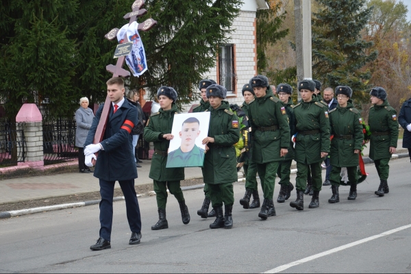 В Гордеевском районе простились с сержантом Максимом Бондаренко