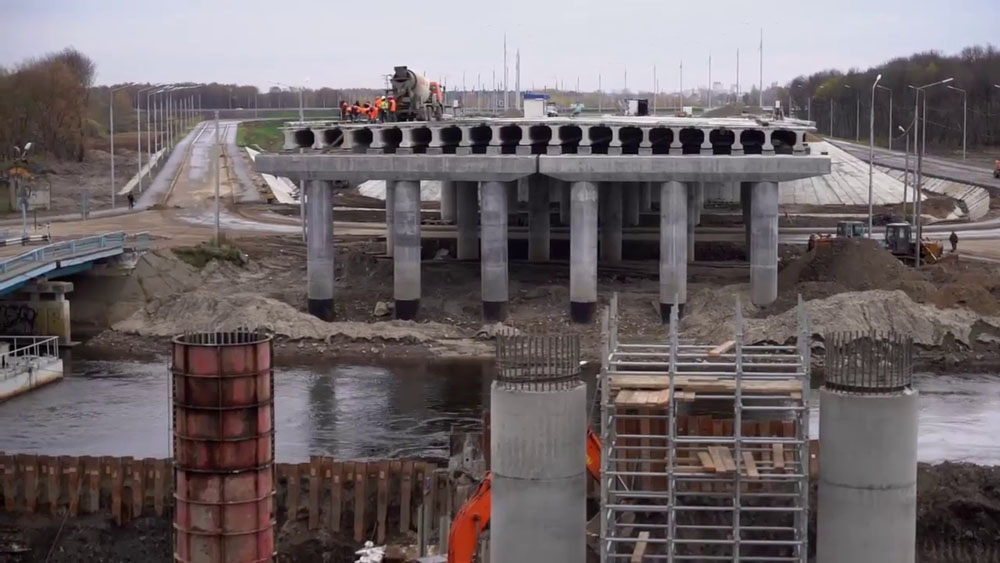 Подрядчик не справляется с темпами строительства Славянского моста в Брянске