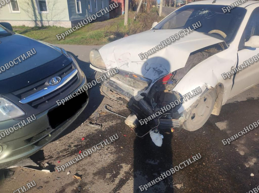 В Новозыбкове произошло ДТП с тремя автомобилями