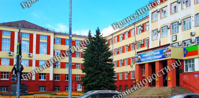 Администрация и родители представили разные версии обеспечения школ в Клинцовском районе