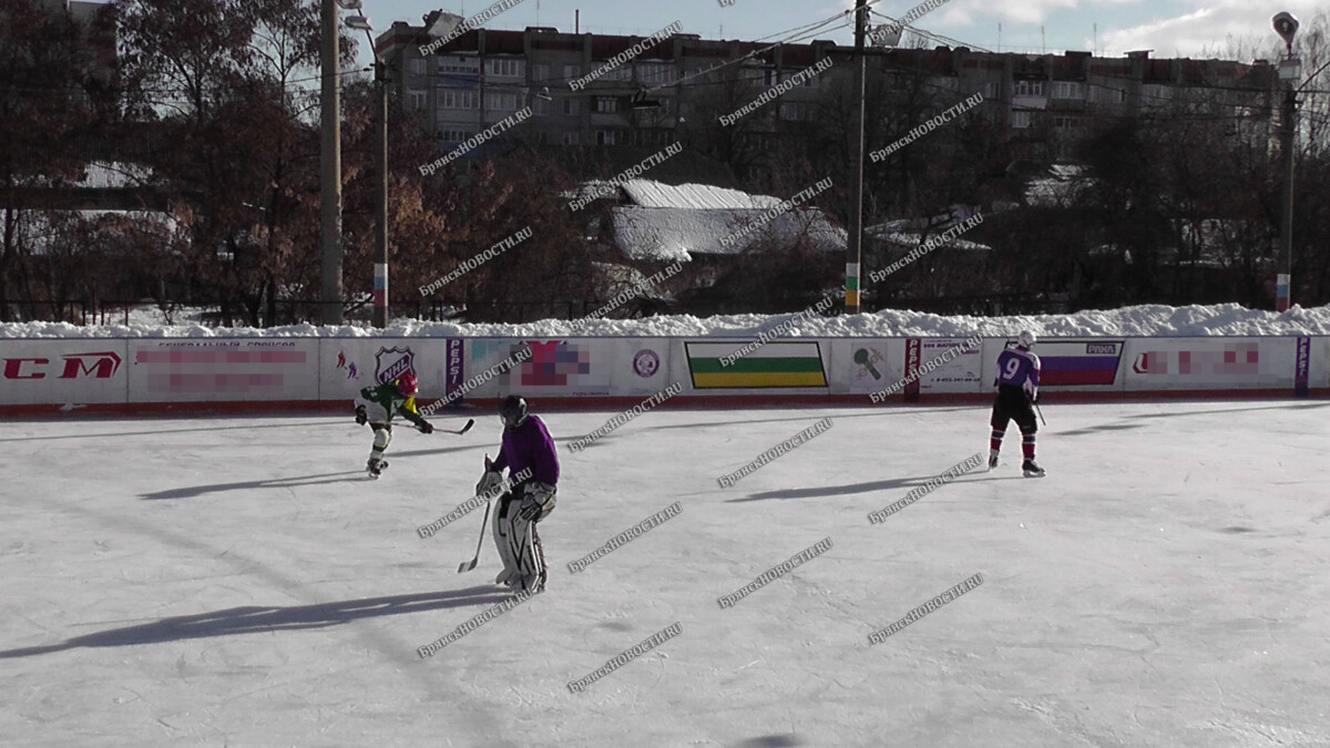 В Новозыбкове для новой команды малышей-хоккеистов закупают экипировку