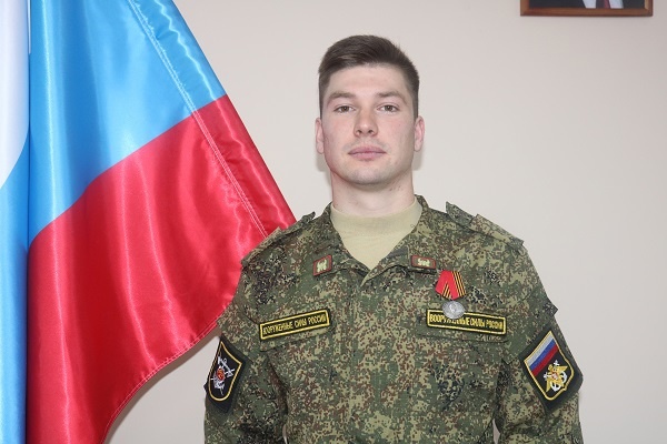 Военнослужащему Максиму Гришенькову в родном Стародубе вручили медаль Жукова
