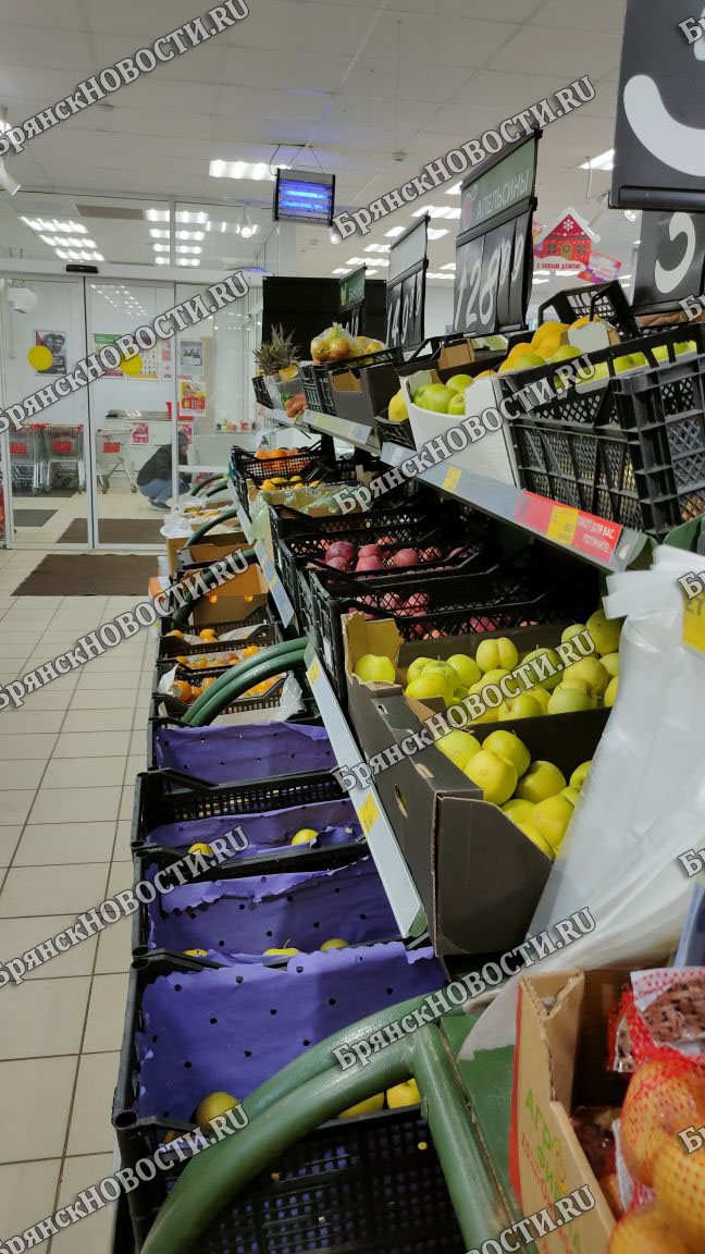 Из сетевого магазина в Новозыбкове мимо кассы вынесли товаров на 2600 рублей