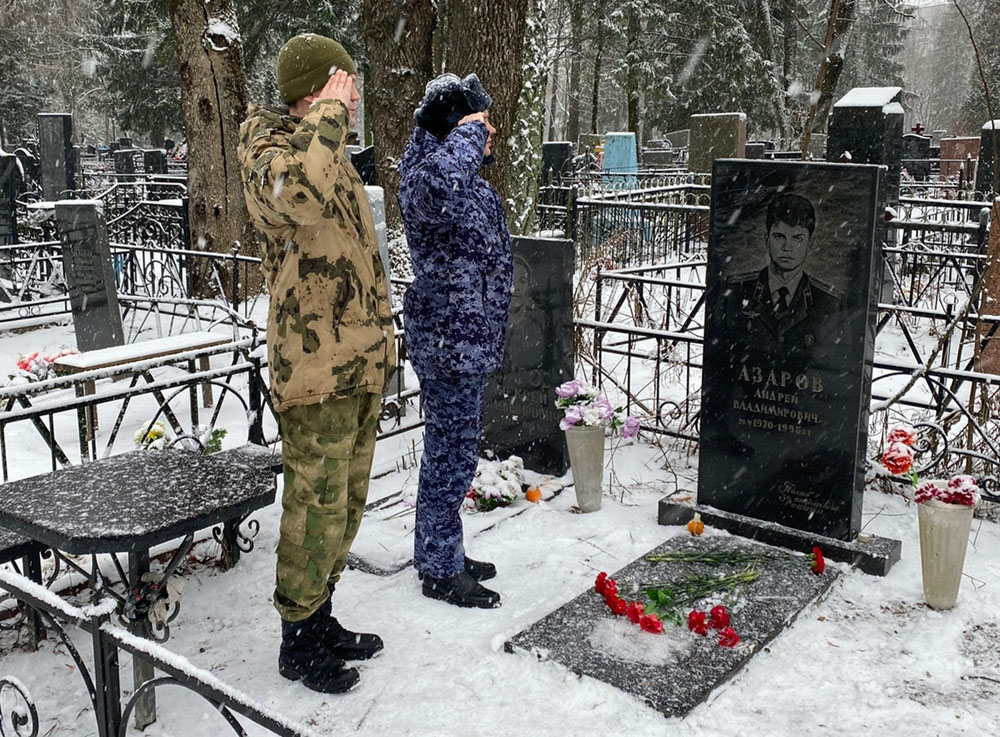 В Брянске напомнили о героической судьбе старшего лейтенанта Андрея Азарова
