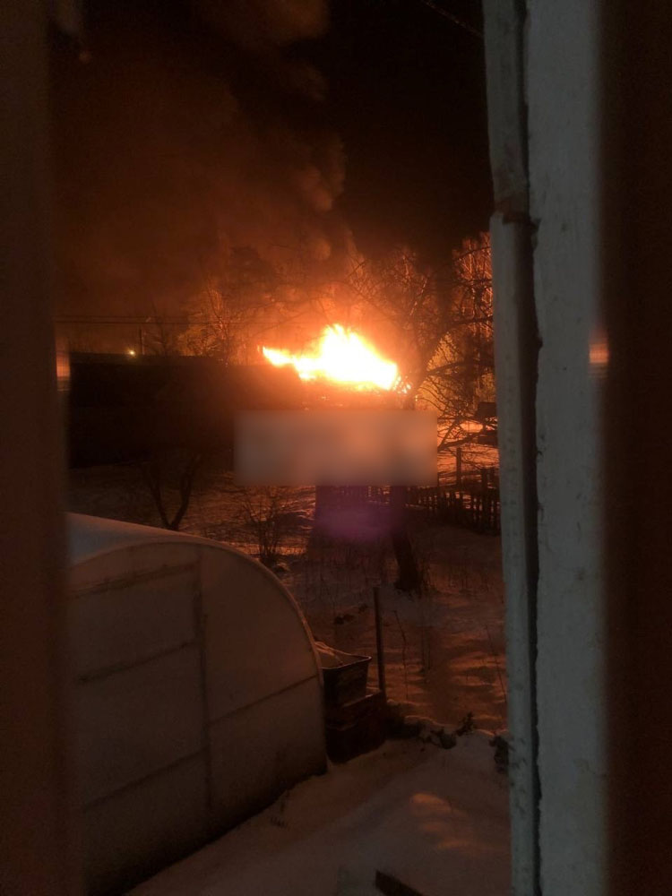 Жители Володарского района Брянска стали свидетелями серьезного пожара