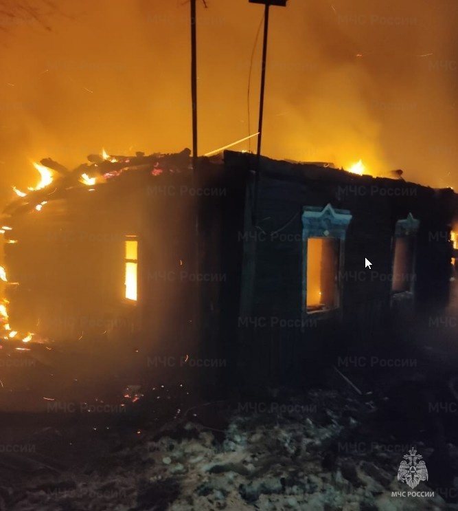 В Комаричском районе человек пострадал при пожаре