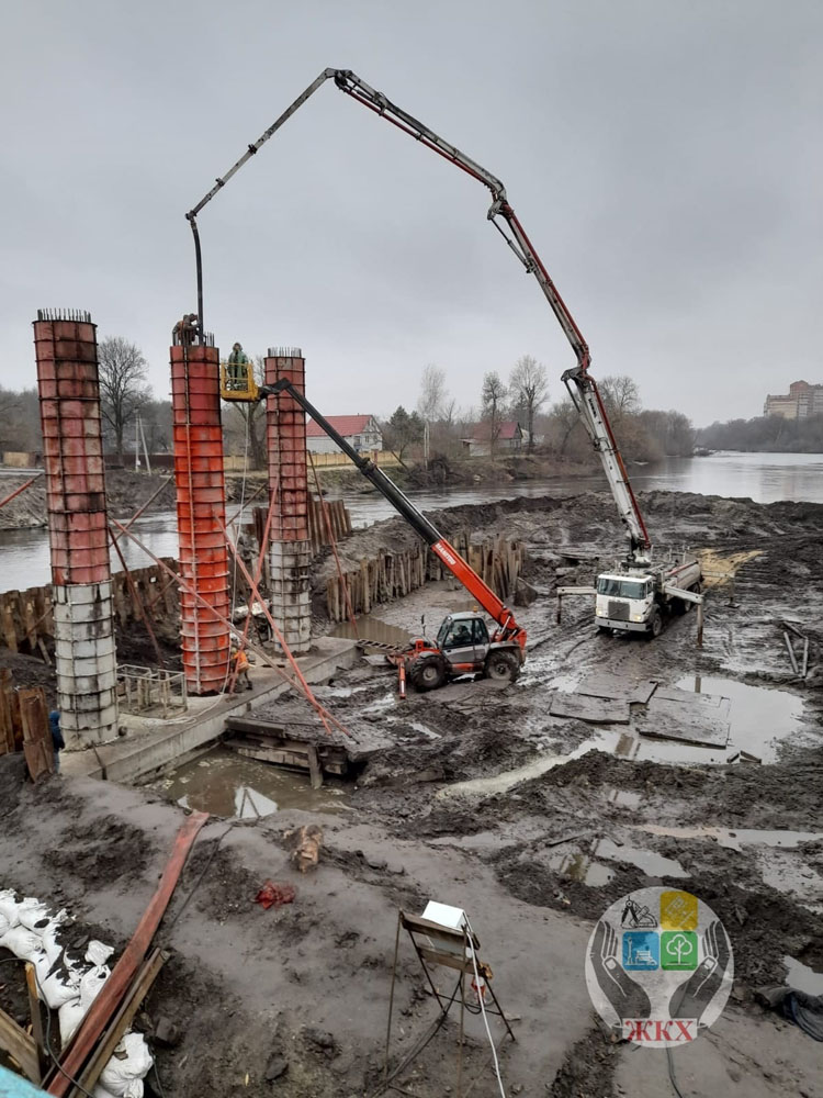 Сотрудник подрядной организации скончался при строительстве Славянского моста в Брянске