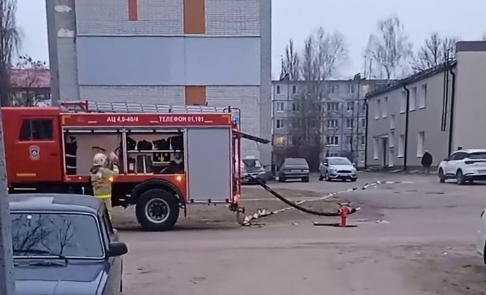 Жители Брянска переполошились, заметив у школы пять пожарных расчетов