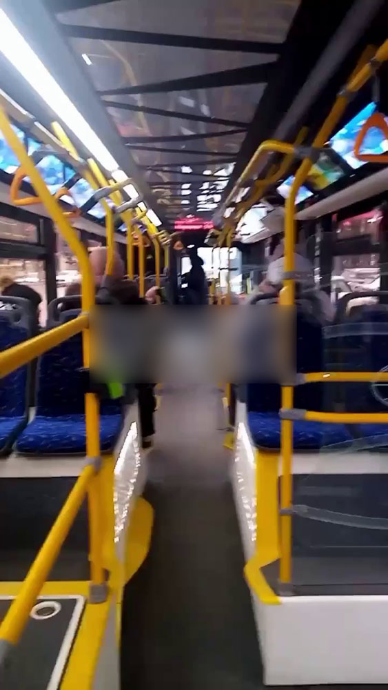 «Идем на взлет». Пассажира удивил звук в троллейбусе Брянска