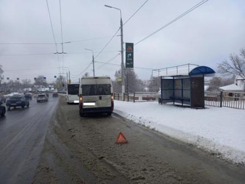 Маршрутка влетела в автобус в Брянске