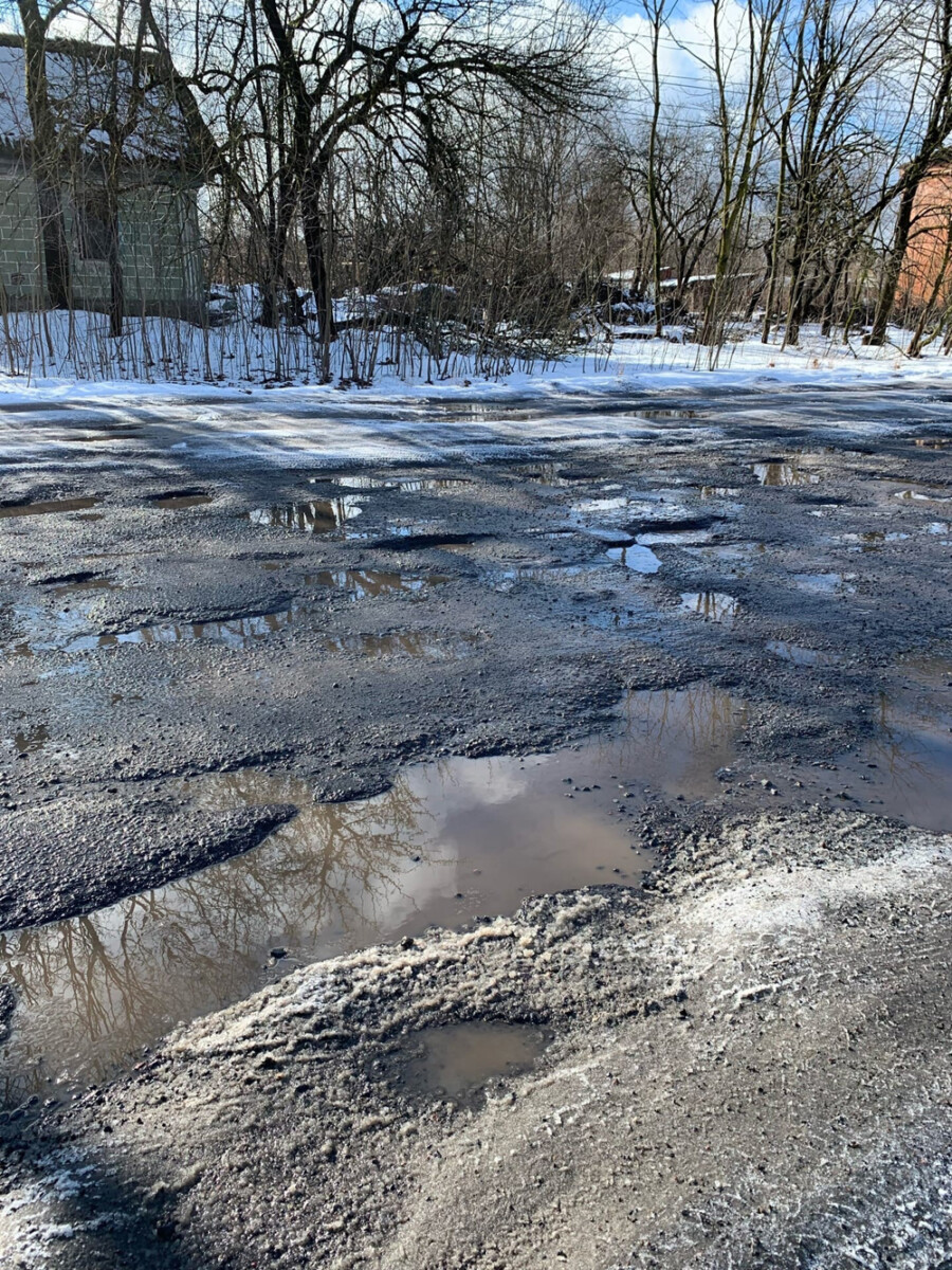 В Клинцах убитую дорогу по улице Заводской включили в план ремонта дорог